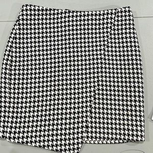 H&M houndstooth faux wrap mini skirt size 4